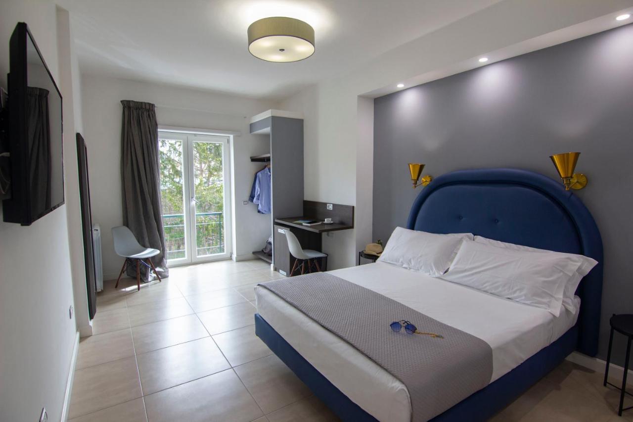 Mako Sorrento Suites Bagian luar foto